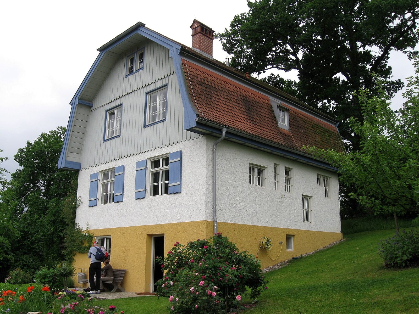 Kleines Wohnhaus mit Mansard-Satteldach, 1908 erbaut; Heim Wassily Kandinskys und Gabriele Münters