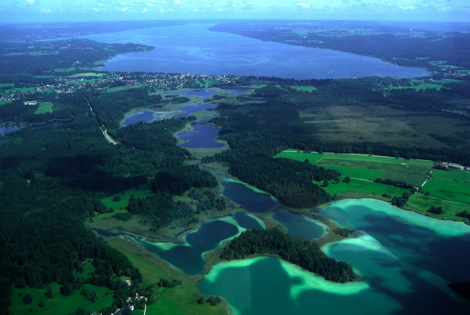 Luftaufnahme der Osterseen, Blick nach Norden in Richtung Starnberger See